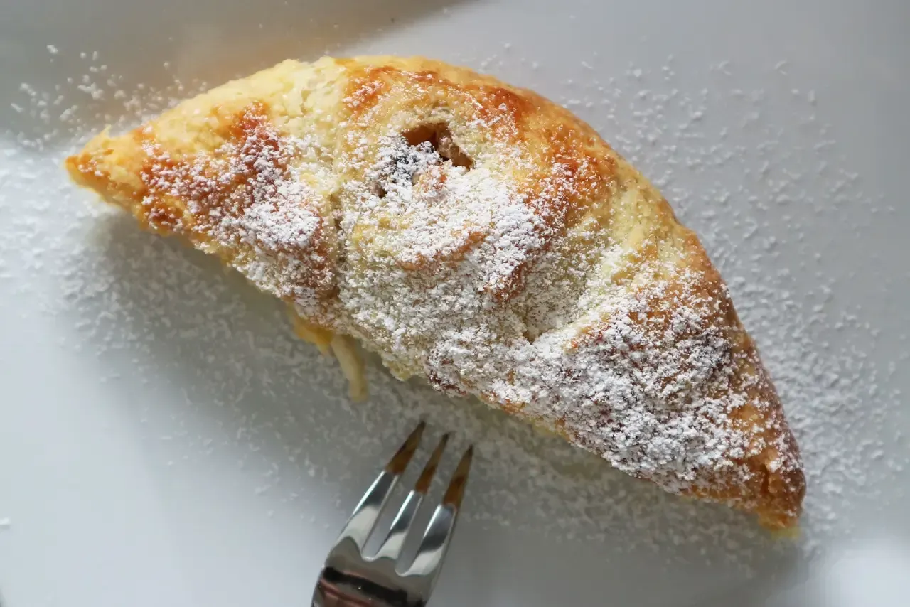 Apple strudel