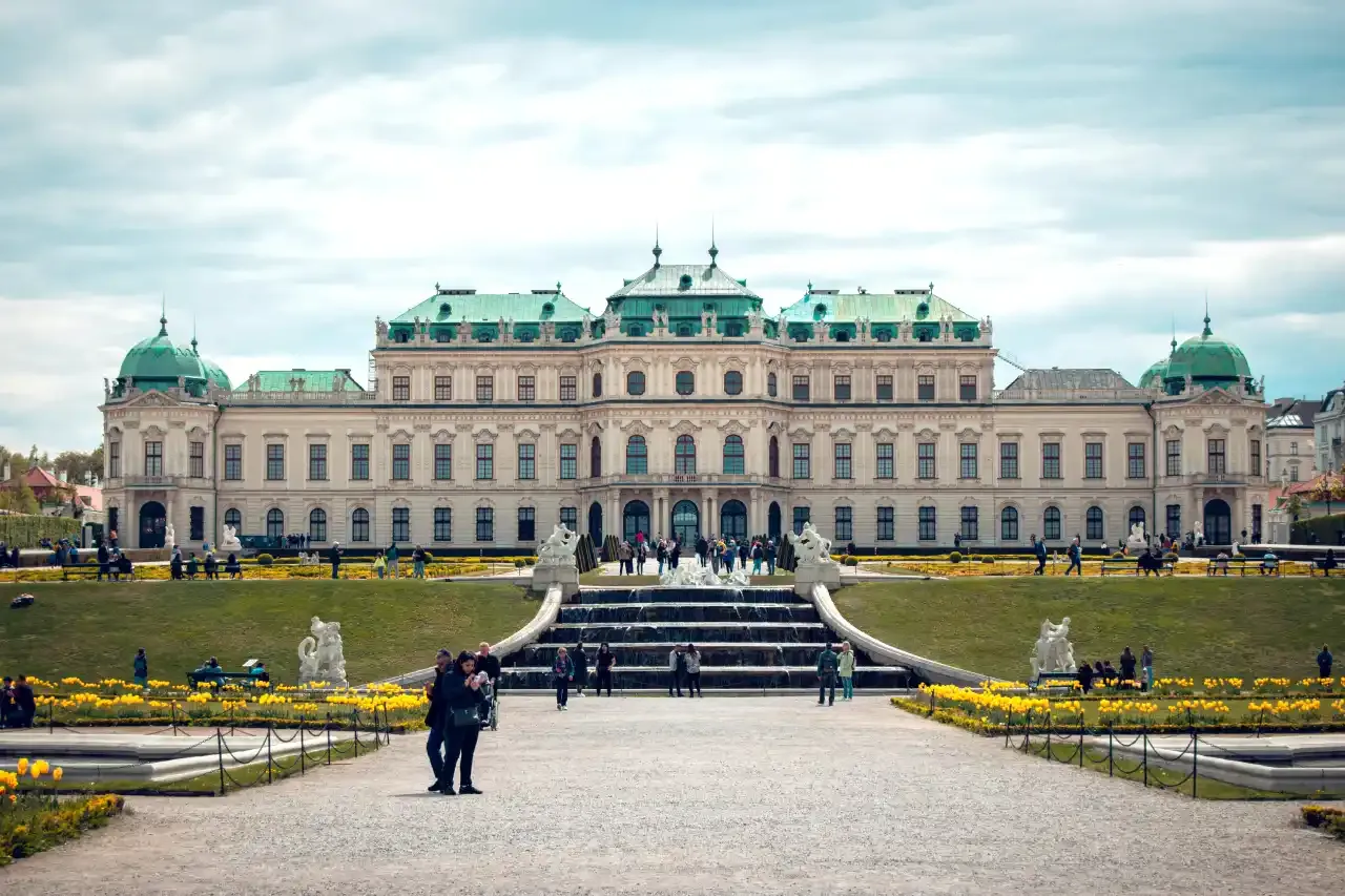 Belvedere Palace opening hours