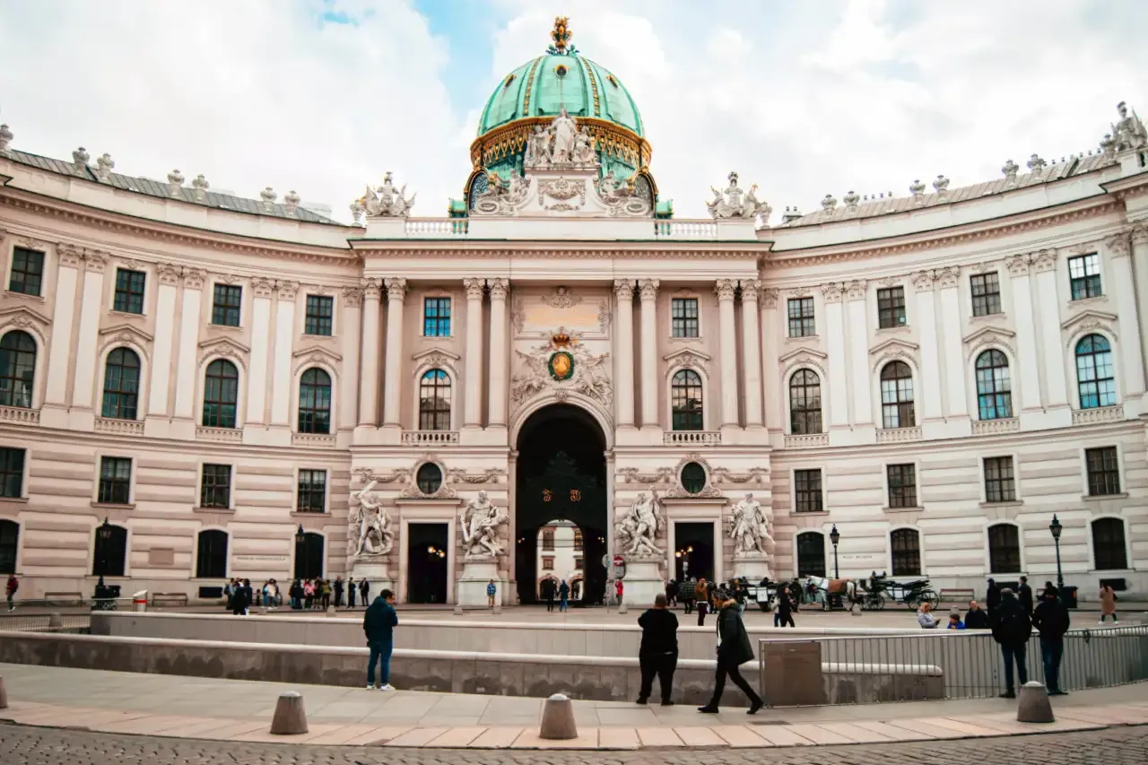 Best time to visit the Hofburg Palace