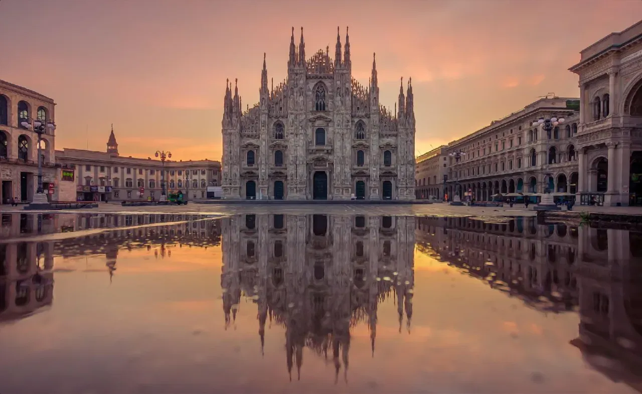 Best time to visit the Duomo Milan