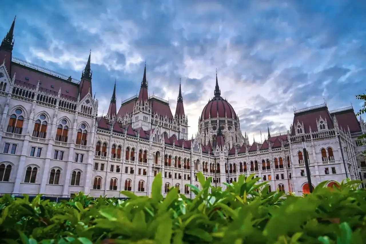 Best time to visit the Hungarian Parliament Building