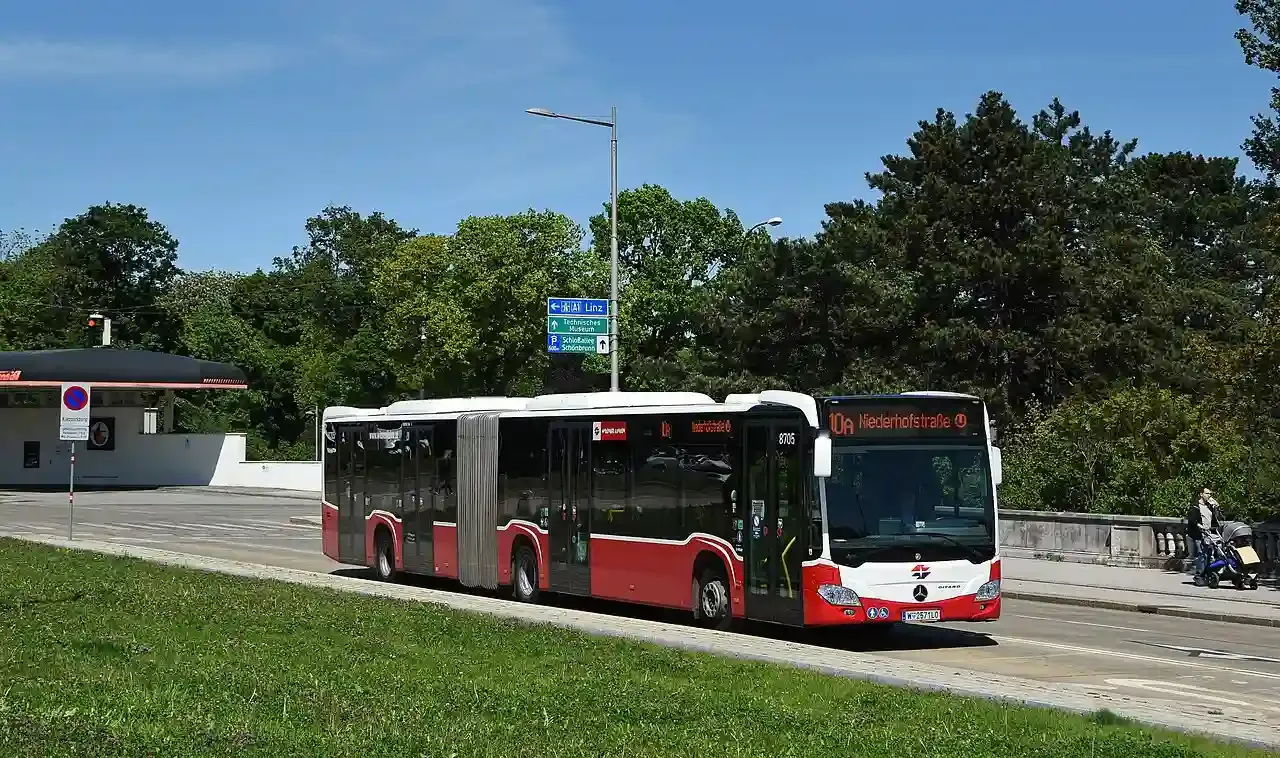 Bus 10A Vienna