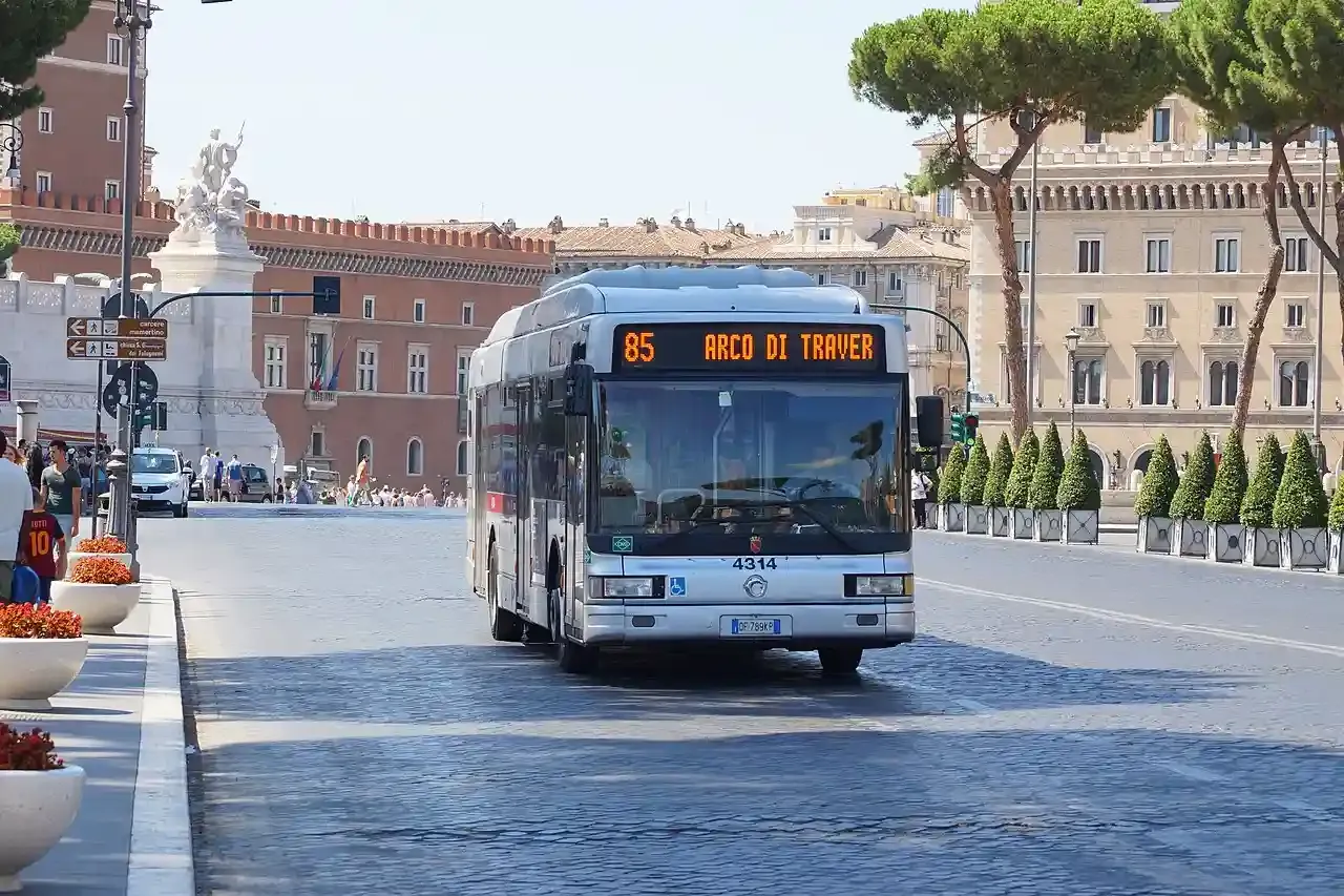 Bus 85 Rome