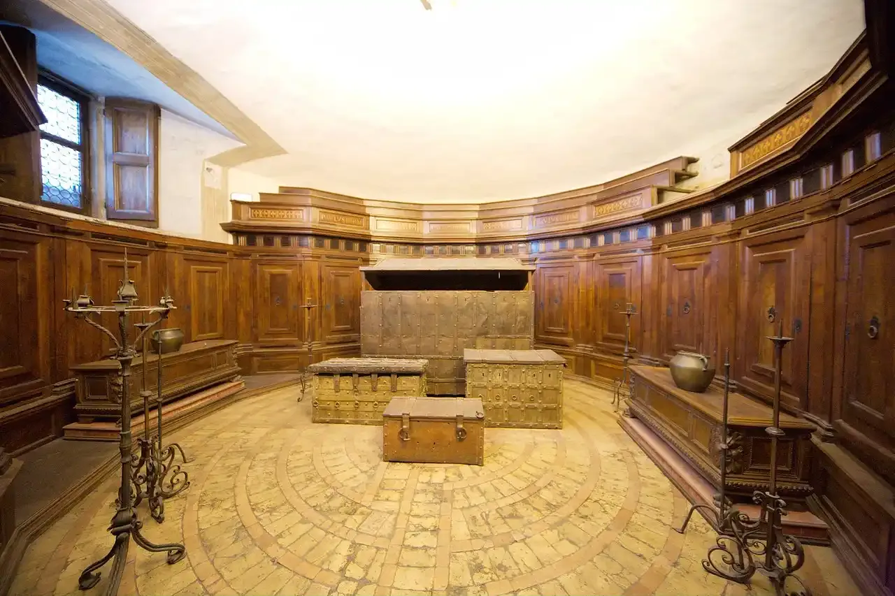 Castel Sant'Angelo room with treasure chests