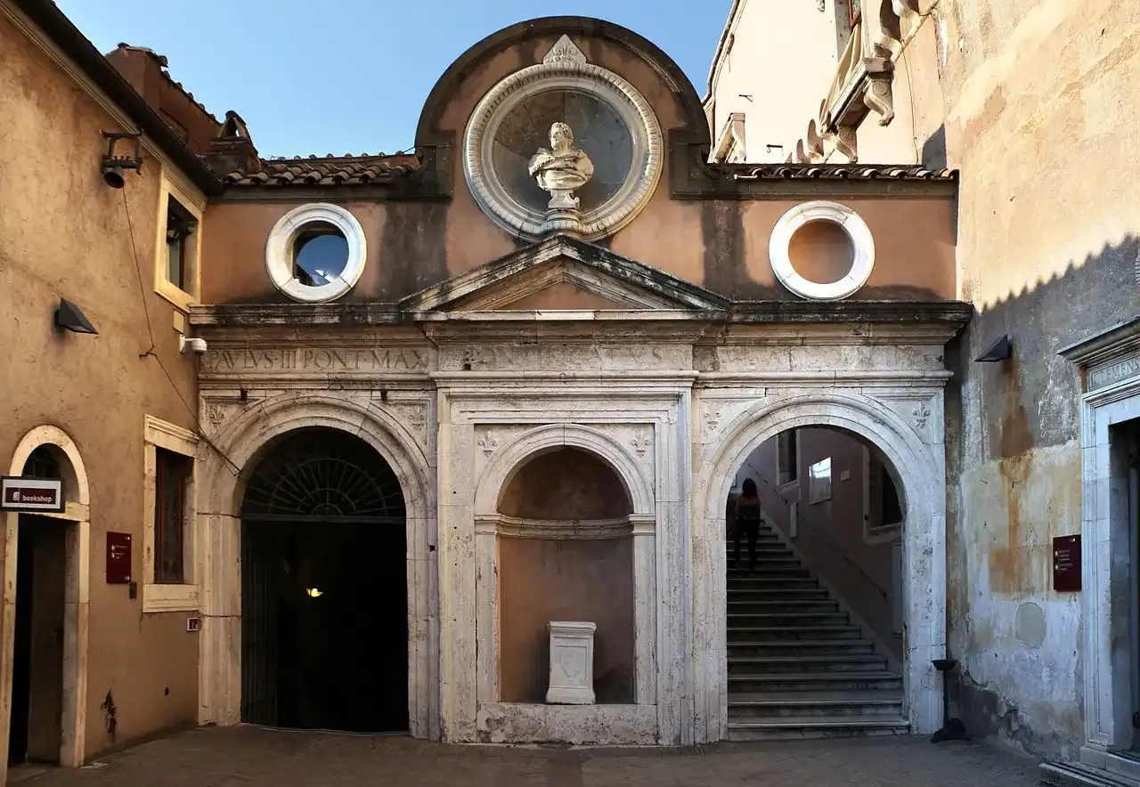 Cortile dell'Angelo