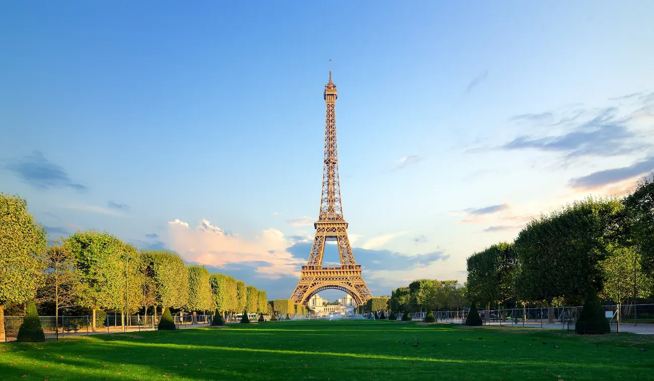 eiffel tower champs de mars