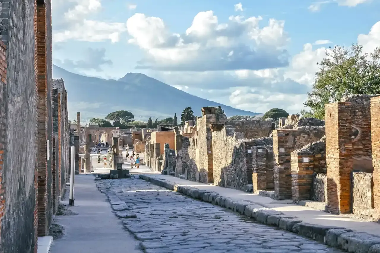 How to get to Pompeii