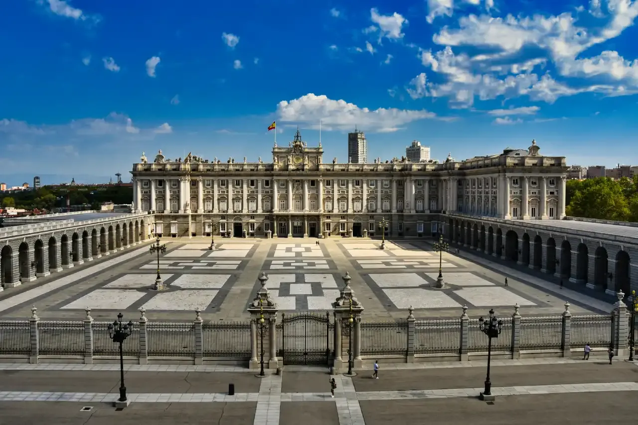 How to get to the Royal Palace of Madrid