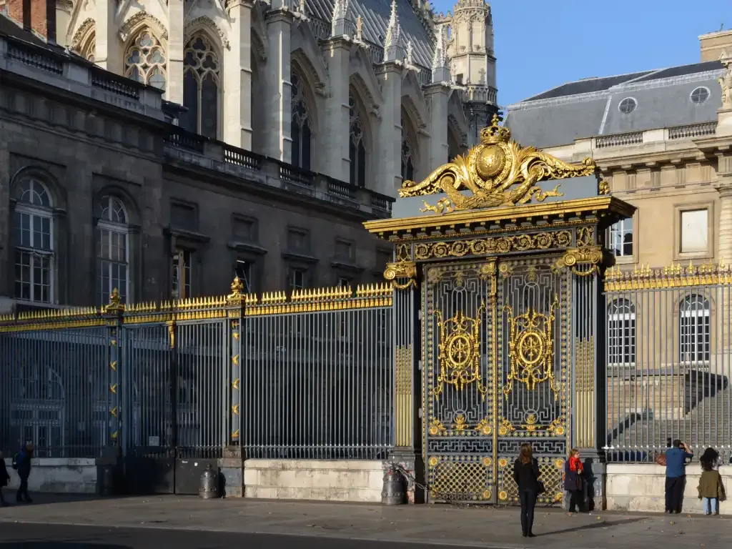 How to get to the Sainte-Chapelle on foot