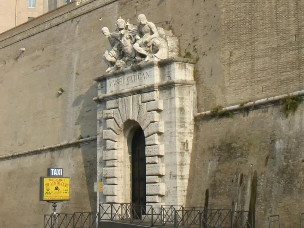 How to get to the Vatican Museum by taxi