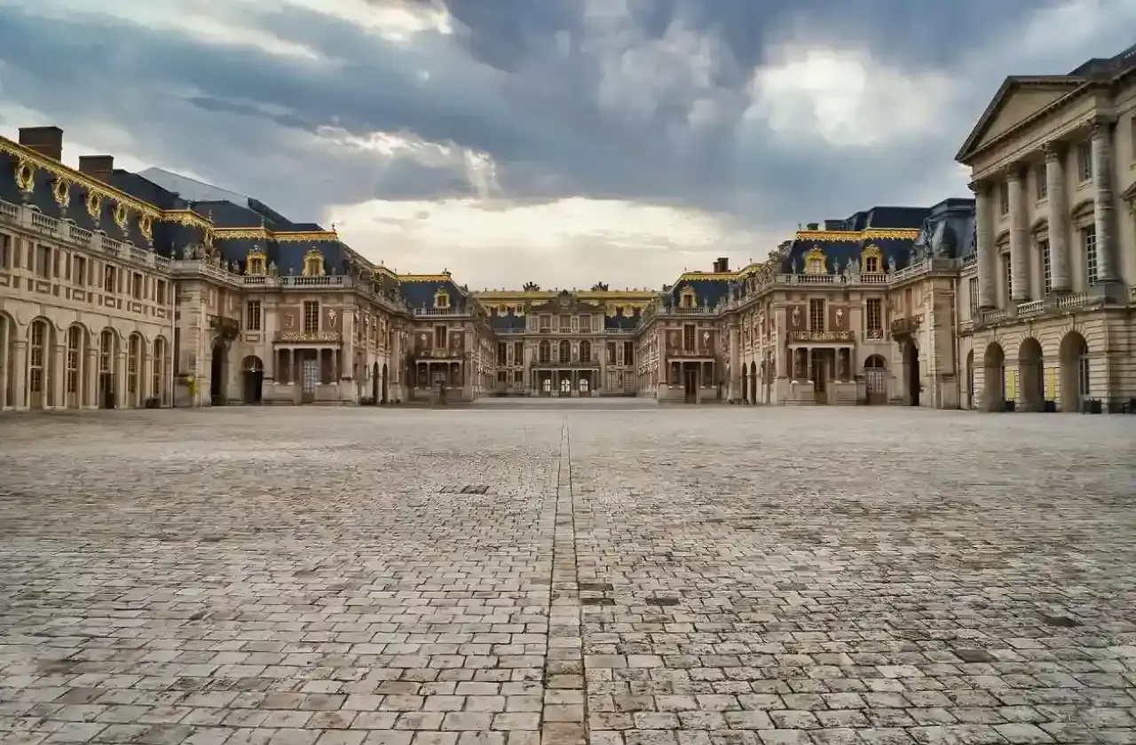 How to get to the Versailles Palace