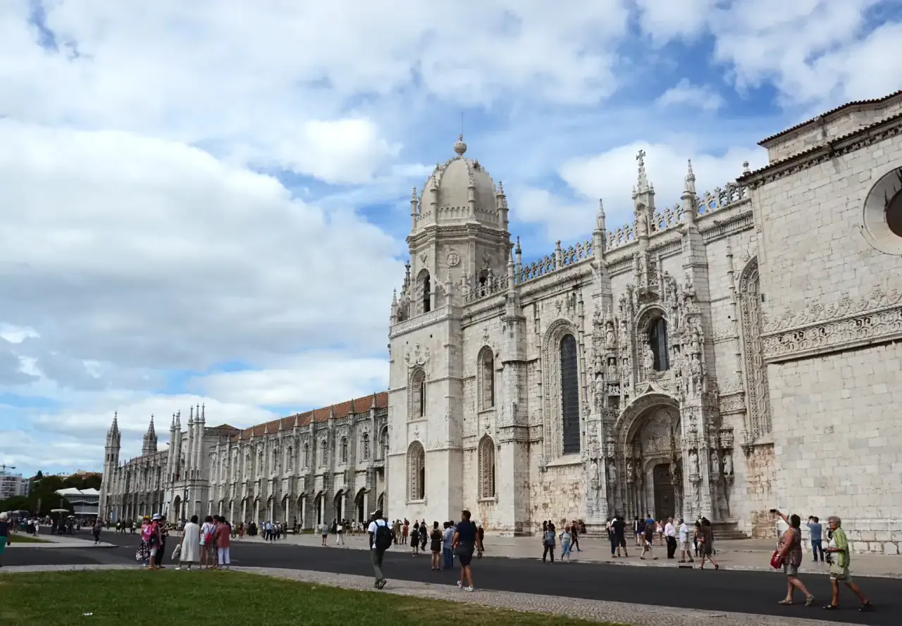 Jerónimos Monastery opening hours