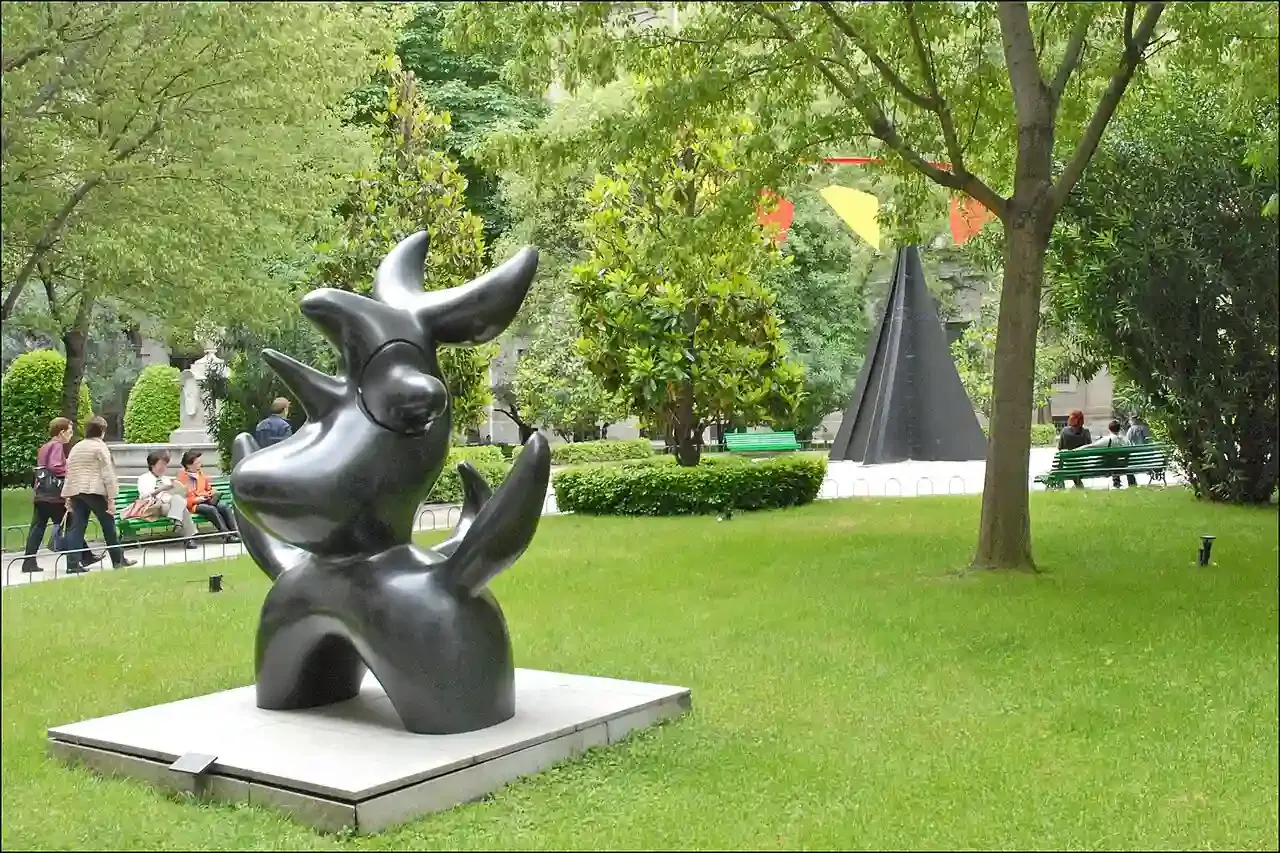 The museum garden (Museo Nacional Centro de Arte Reina Sofía, Madrid)