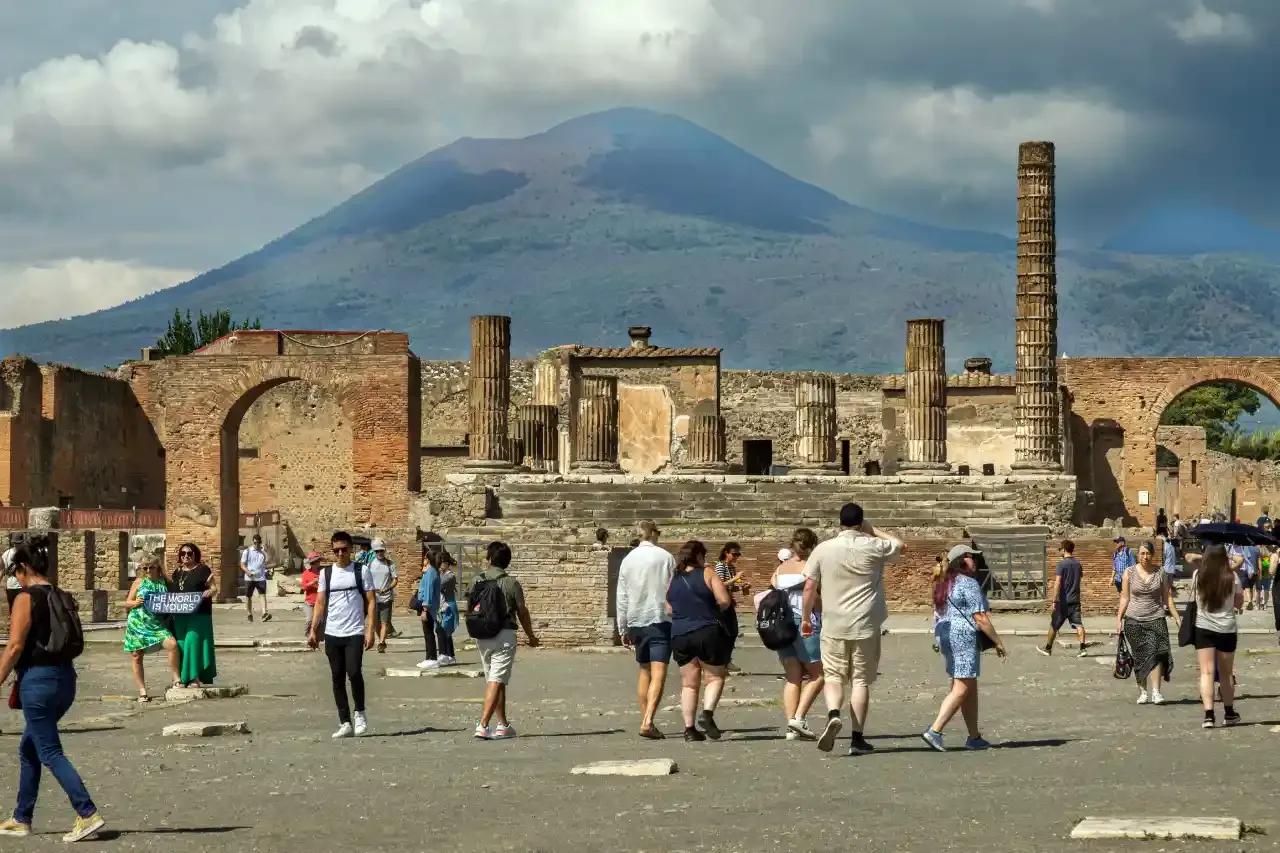 Pompeii opening hours