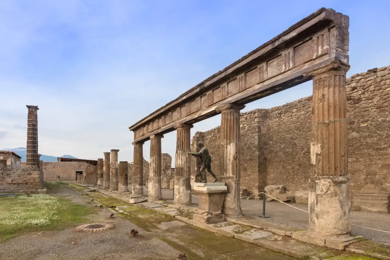 Pompeii temples