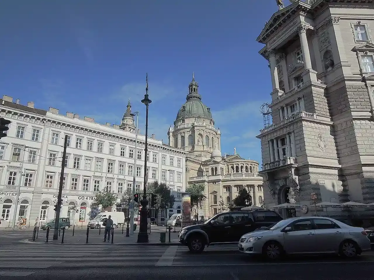 St. Stephen's Basilica as seen from the corner of Bajcsy-Zsilinszky Road