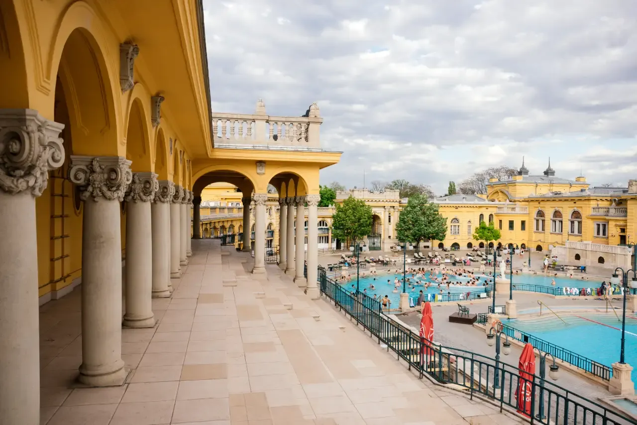 Széchenyi Thermal Bath accessibility