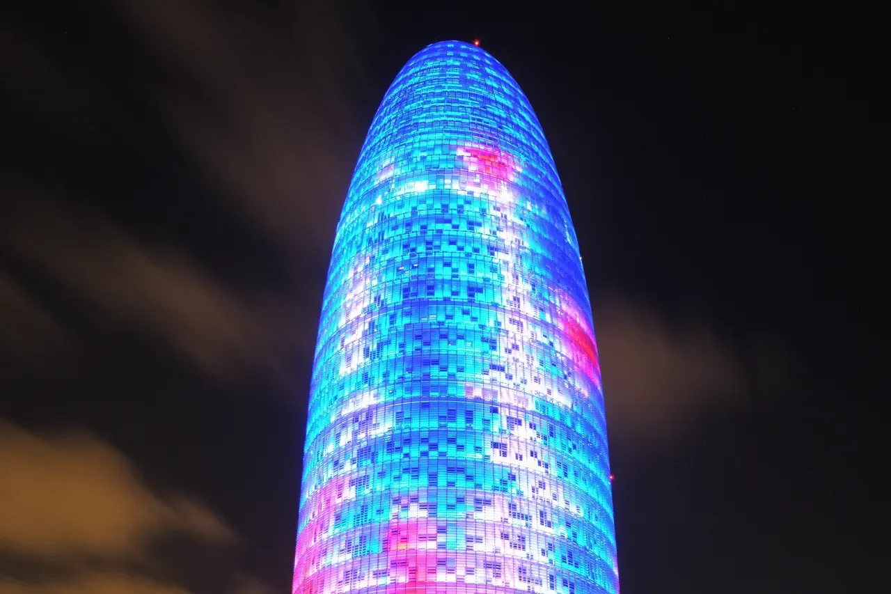 Torre Glòries nocturnal illumination display