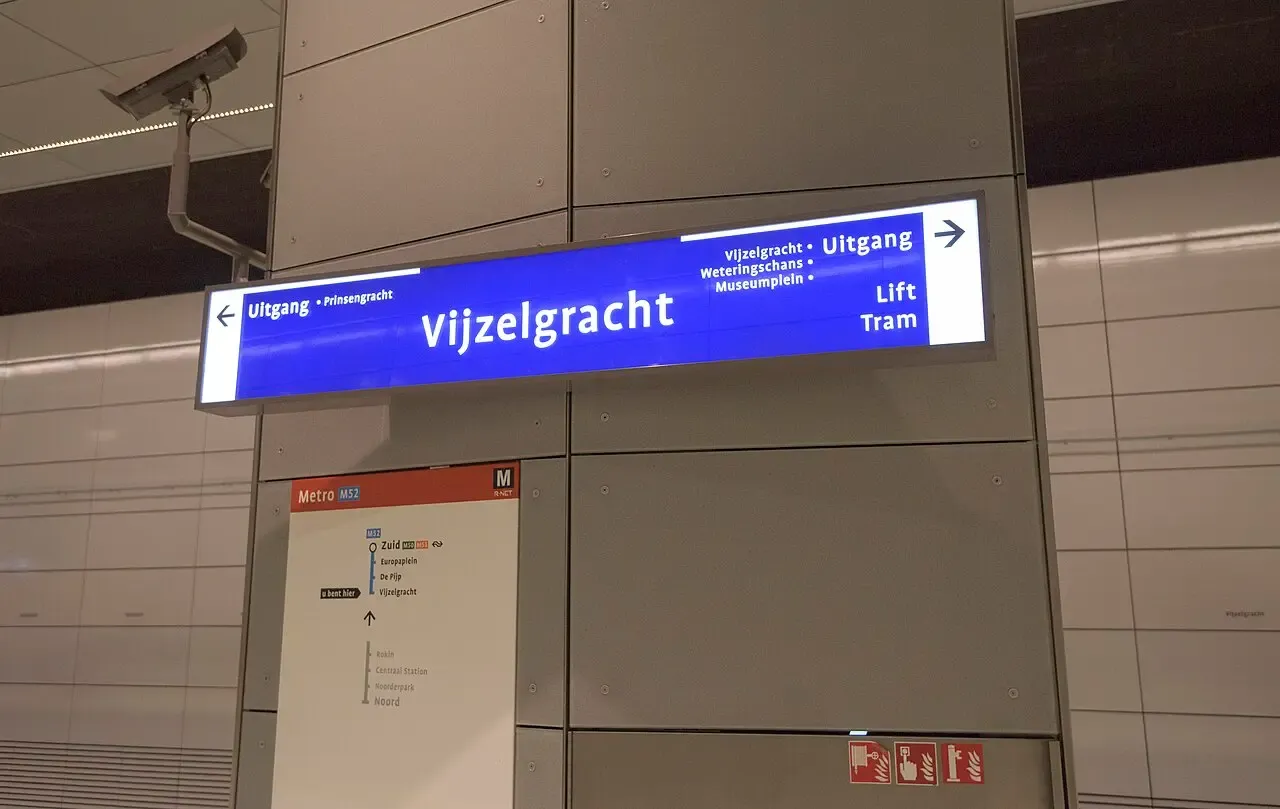 Vijzelgracht metro station